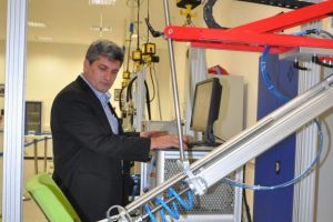 Mobilyacılar sağlamlık testi i&ccedil;in sırada