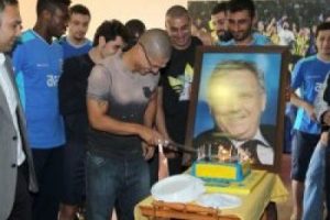 Futbolcular Yıldırım'ın doğum gününü kutladılar