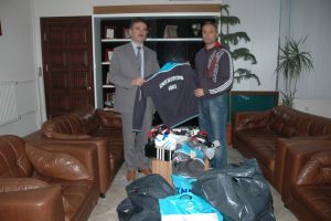 Gemlik Belediyesporlu g&uuml;reş&ccedil;ilere moral desteği