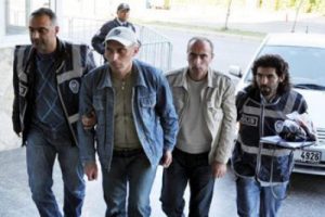 G&uuml;rc&uuml; hırsız kardeşler polisten ka&ccedil;amadı
