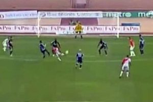 İzleyenleri şaşkına &ccedil;eviren m&uuml;thiş gol