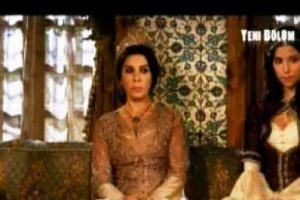 Valide Sultan'a dekolte ayarı!