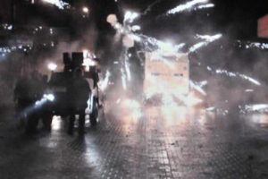 PKK'lılar &ccedil;ocukları cayır cayır yakmaya kalktı