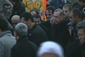 Başbakan Erdoğan Bayram Otel'in enkazını inceledi