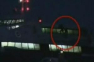 İşte gemiyi ka&ccedil;ıran ter&ouml;ristin vurulduğu o an
