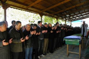 Şahin son yolculuğuna uğurlandı