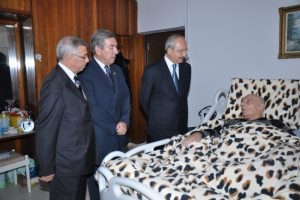 Kılı&ccedil;daroğlu Rauf Denktaş'ı ziyaret etti