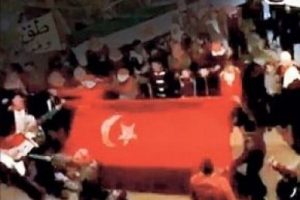 Esad'ın tanklarına karşı T&uuml;rk bayrağı a&ccedil;tılar