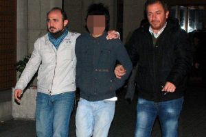 Cinayetten aranan gen&ccedil;ler dayaktan korkup 155'i aramış
