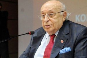 Demirel, geleneği Arın&ccedil;'la bozdu