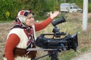 K&ouml;yl&uuml; tiyatrocudan narenciye klibi