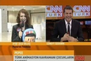 Canlı yayında g&uuml;lme krizi