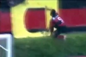 Gol sevincini abartınca bakın başına neler geldi