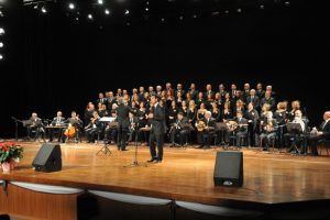 Nil&uuml;fer'de şarkılar Atalay ve İnal'a s&ouml;ylendi