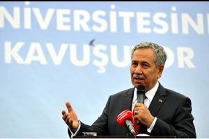 &Uuml;niversiteler artık kavga arenası değil