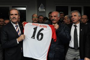 B&uuml;y&uuml;kşehir amat&ouml;r kul&uuml;plerin yanında