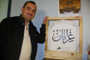 &Ouml;lmeden mezar taşını yaptıran gazeteci! - &Ouml;ZEL HABER