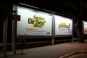 Anadolu &Uuml;niversitesi afişle &ouml;ğrenci arıyor