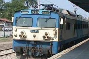 B&ouml;yle hırsızlık g&ouml;r&uuml;lmedi! Treni &ccedil;aldılar