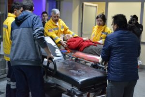 İntihara kalkışan karısını ipten son anda kurtardı