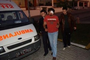Dayak yediler hastaneyi birbirine kattılar