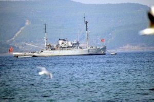 &Ccedil;anakkale'de yabancı &uuml;lke donanmalarına isimli mesaj