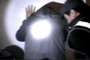 Uyuşturucu operasyonu polis kamerasında