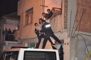 Evdeki vahşeti g&ouml;rmesinler diye b&ouml;yle &ccedil;ıkarıldılar