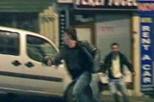 7 kişinin bı&ccedil;aklandığı kavga kamerada!