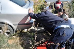 Kendi aracının altında kalarak &ouml;ld&uuml;