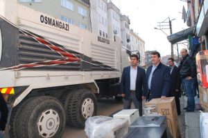 Depremin yaralarını sarmak i&ccedil;in seferber oldular