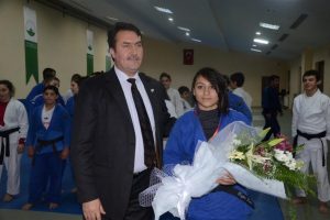Avrupa'nın kralı Tuğba Zehir