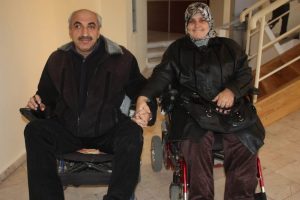 Aşkları &ouml;yle b&uuml;y&uuml;k ki engelleri aşıyor