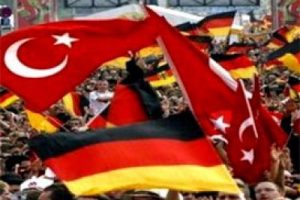 Almanya'da 300 ara&ccedil;lık T&uuml;rk konvoyu