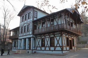 Tarihi tohum mektebi ipek m&uuml;zesi olmayı bekliyor