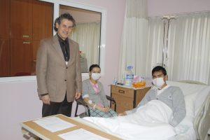 Diyaliz aşıkları evlenmek i&ccedil;in g&uuml;n sayıyor
