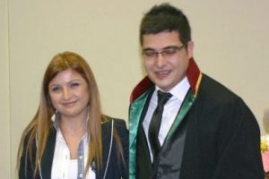 &Ouml;nce avukatlık yemini etti, sonra evlenme teklifi etti