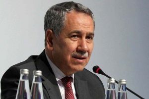 B&uuml;lent Arın&ccedil; vekillere g&ouml;zdağı verdi