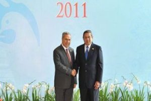 Arın&ccedil;: T&uuml;rkiye model değil ilham kaynağı
