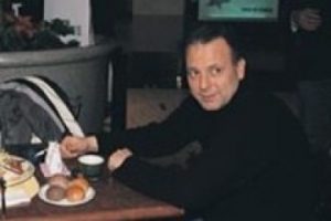 &Uuml;nl&uuml;lerin menajeri teknesinde &ouml;l&uuml; bulundu