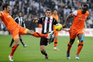 Kartal Belediye'ye takıldı