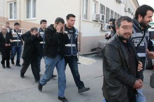 Kalpazanlara piyangodan polis &ccedil;ıktı