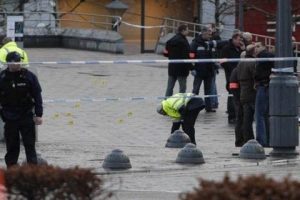Bel&ccedil;ika'da otob&uuml;s durağına bombalı saldırı