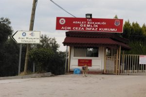 Hırsızlık yapıp koğuşlarına geri d&ouml;nd&uuml;ler