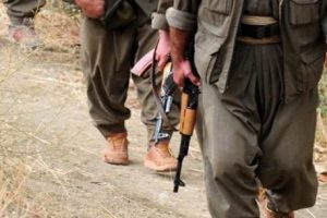 &Ouml;ğretmenleri ka&ccedil;ıran PKK'lılar G&ouml;rese Dağı'nda ateş altında
