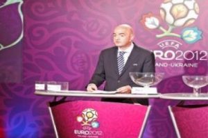 UEFA Genel Sekreteri'nden flaş a&ccedil;ıklama!