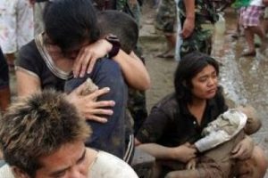 Filipinler'de fırtına: 180 &ouml;l&uuml;