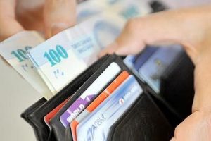 Asgari &uuml;cret T&uuml;rkiye 'de neden d&uuml;ş&uuml;k?