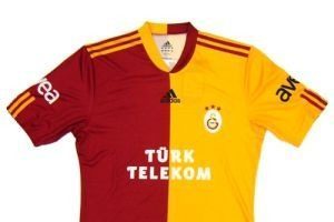 Aslan'dan iki bomba birden