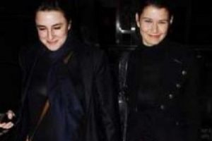Fatmag&uuml;l yengesiyle gezmede